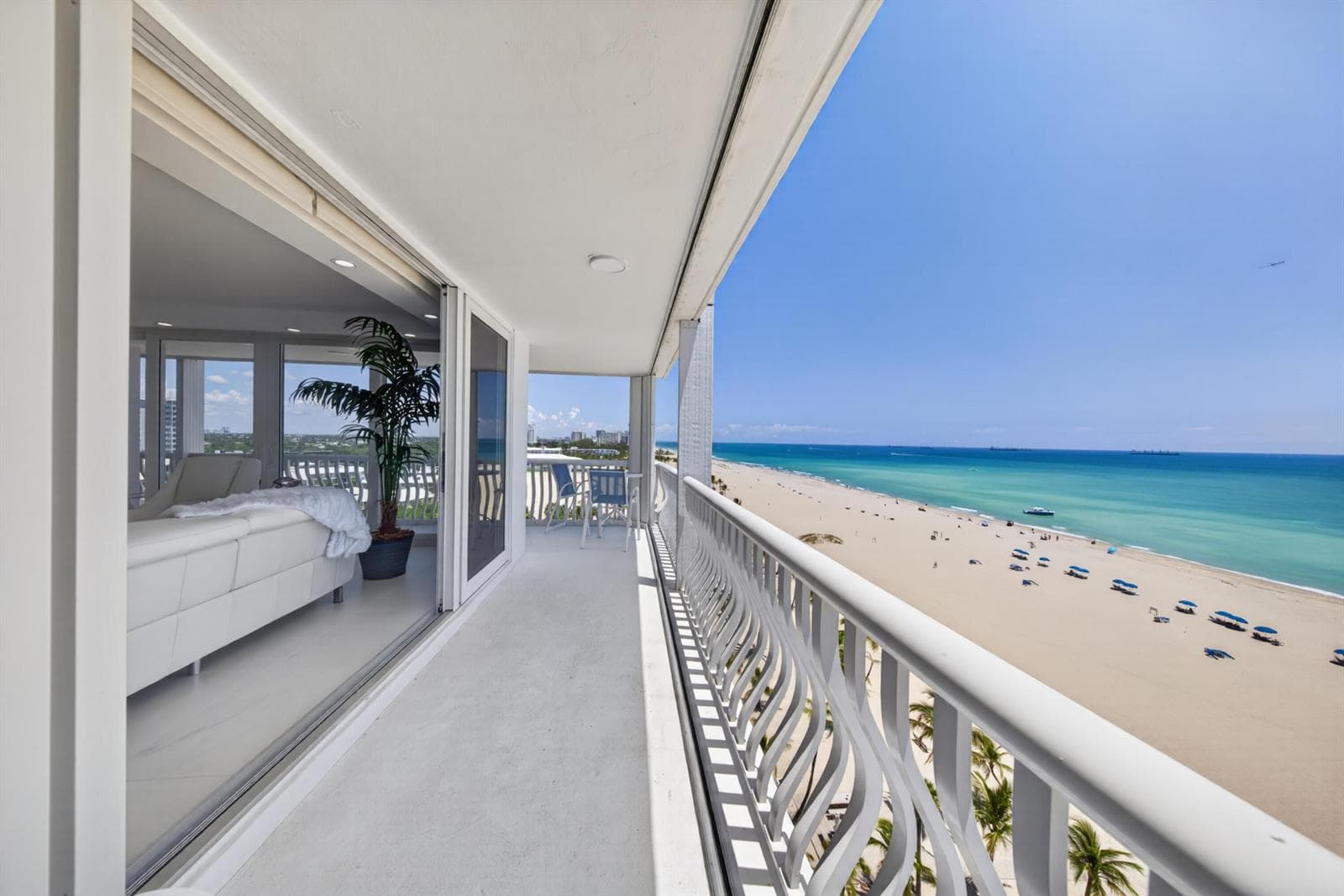 2200 S Ocean Lane 909 photo 17