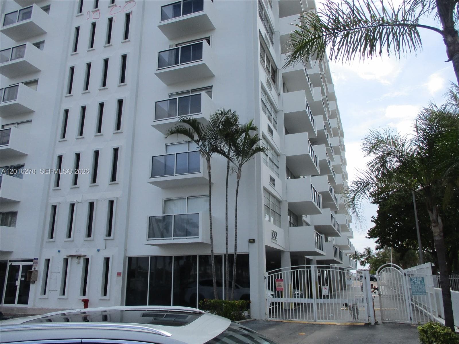 5313 Collins Ave 1111 photo 1