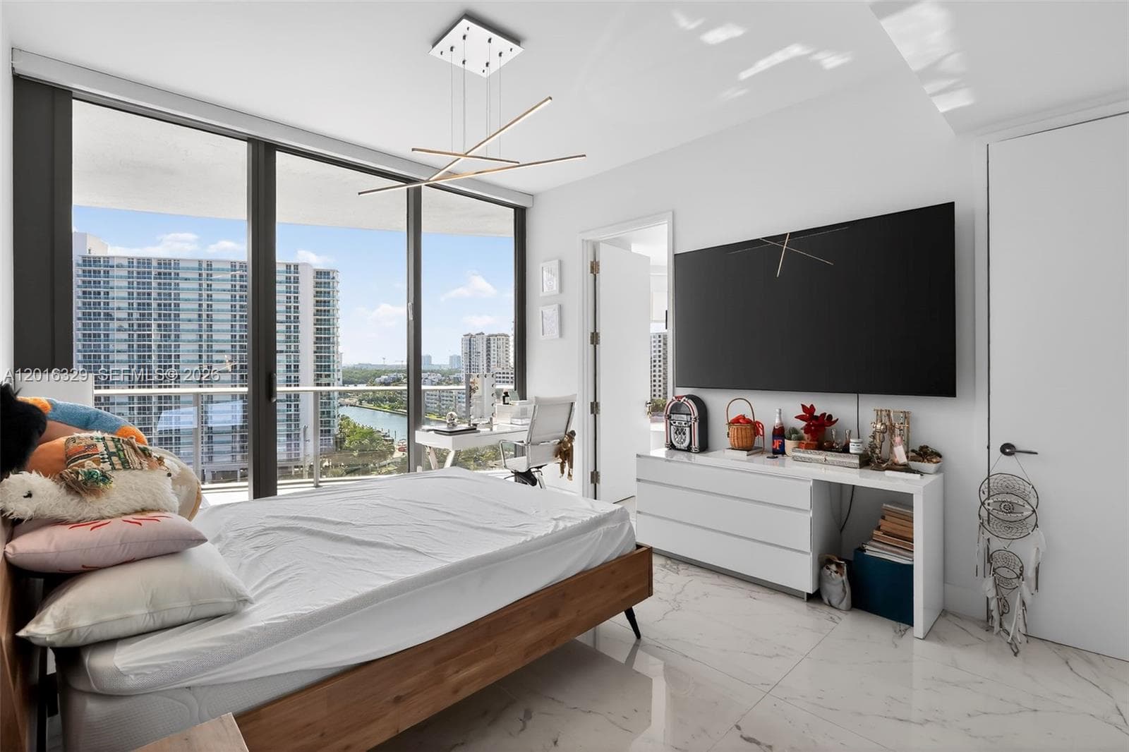15701 Collins Ave 805 photo 12