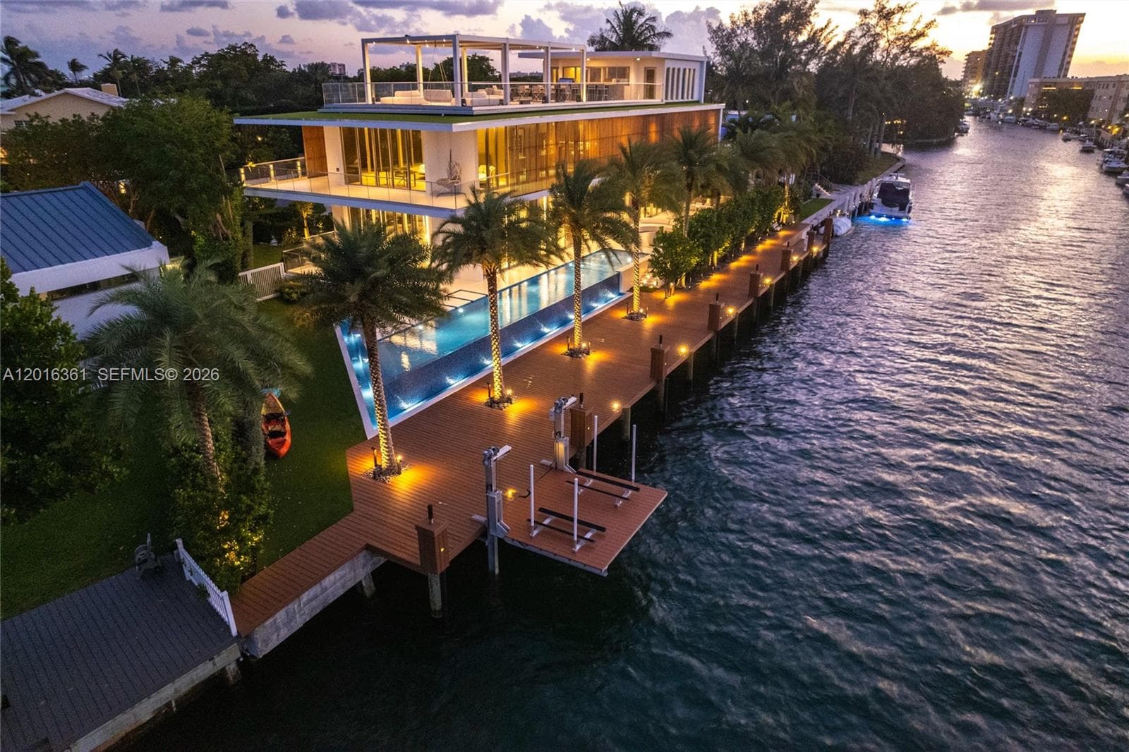 13390 Biscayne Bay Dr photo 1