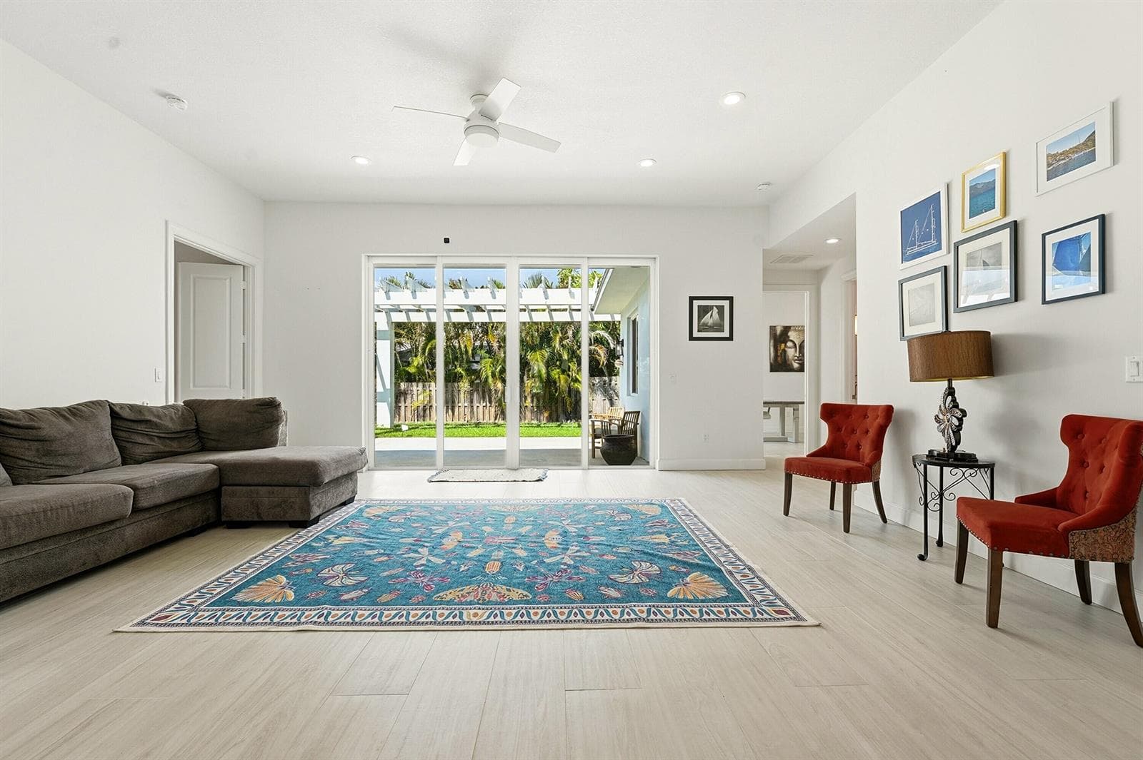 1123 Granada photo 13