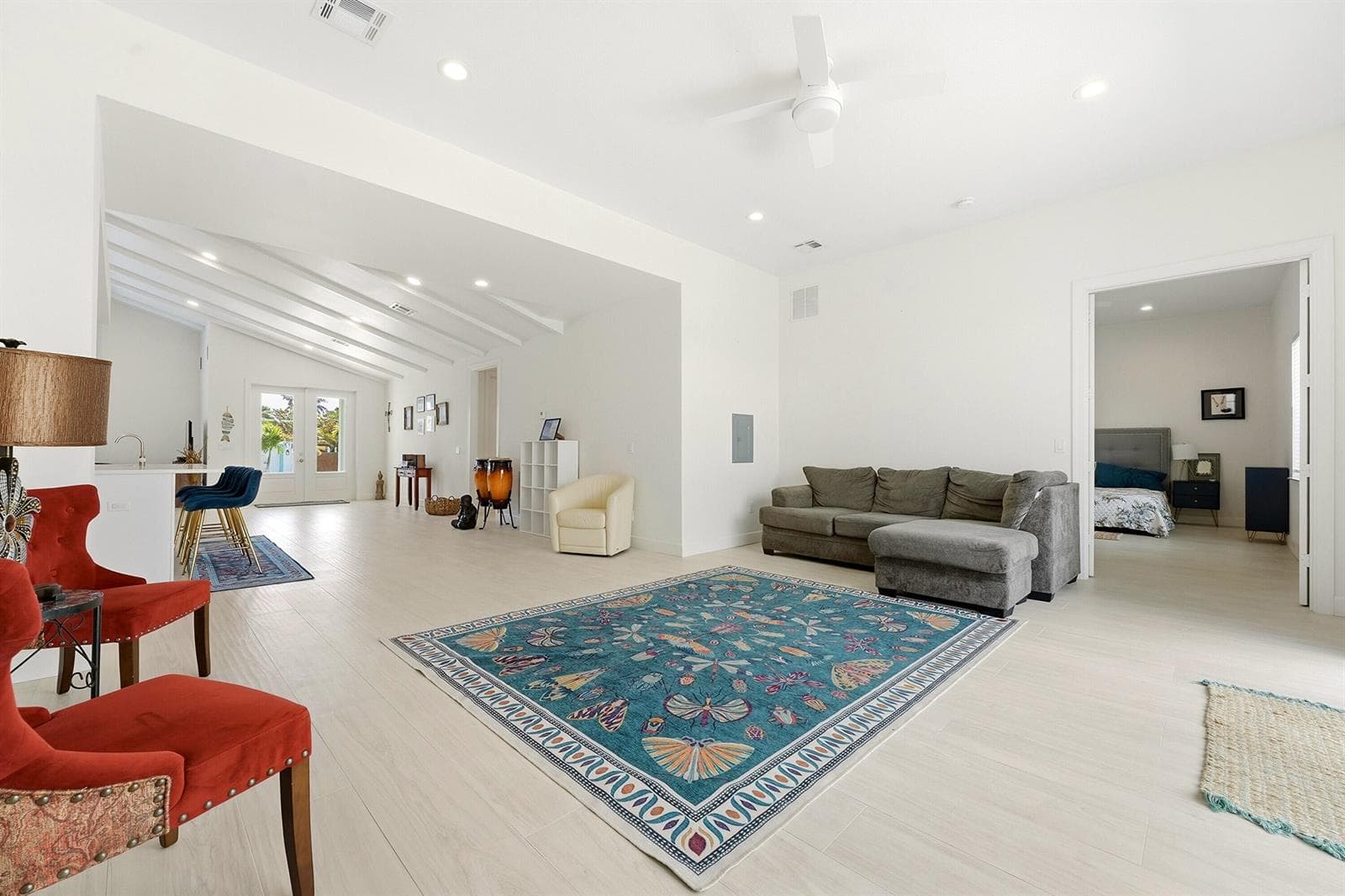 1123 Granada photo 15