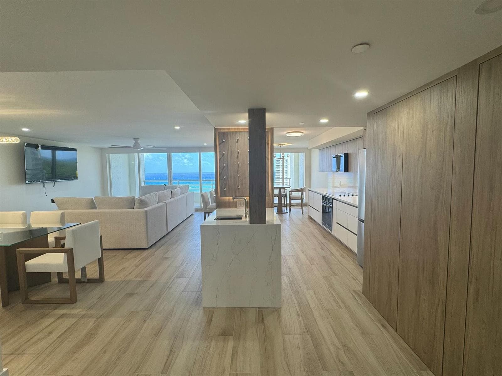 4201 N Ocean Boulevard 1407 photo 2