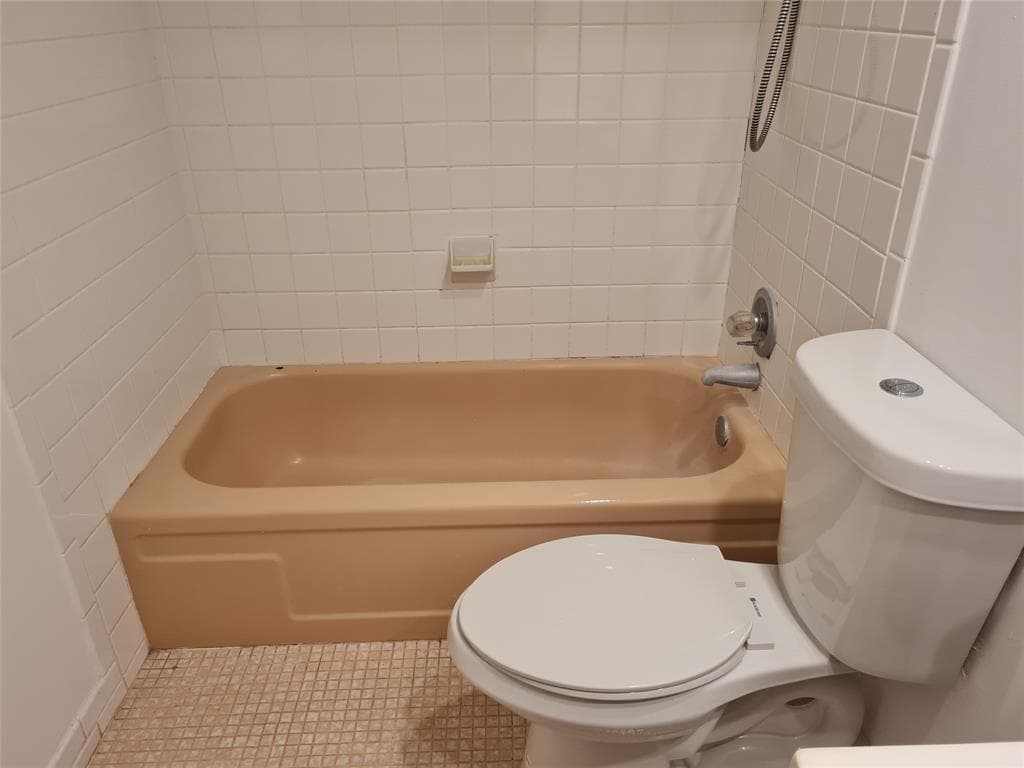 300 Golden Isles Drive 104 photo 17