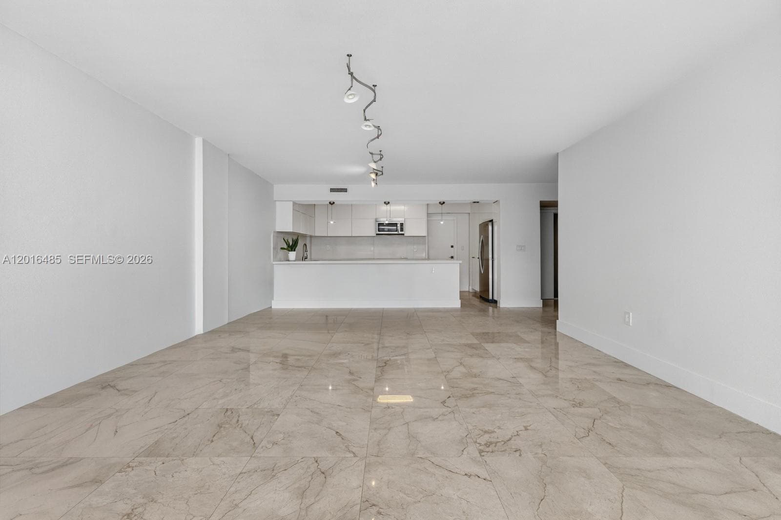 199 Ocean Lane Dr 811 photo 8