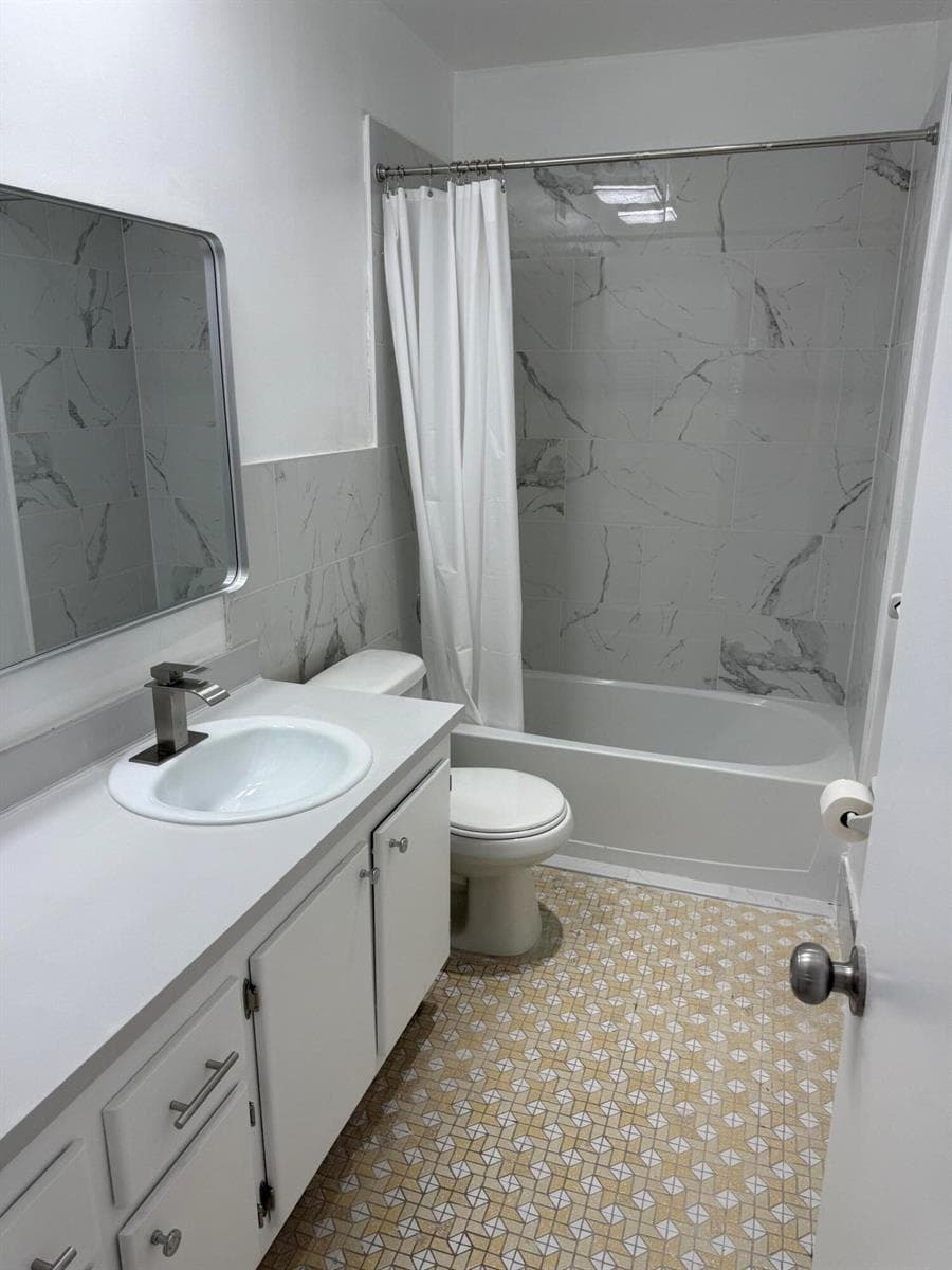 1400 NE 55th Street 206 photo 17