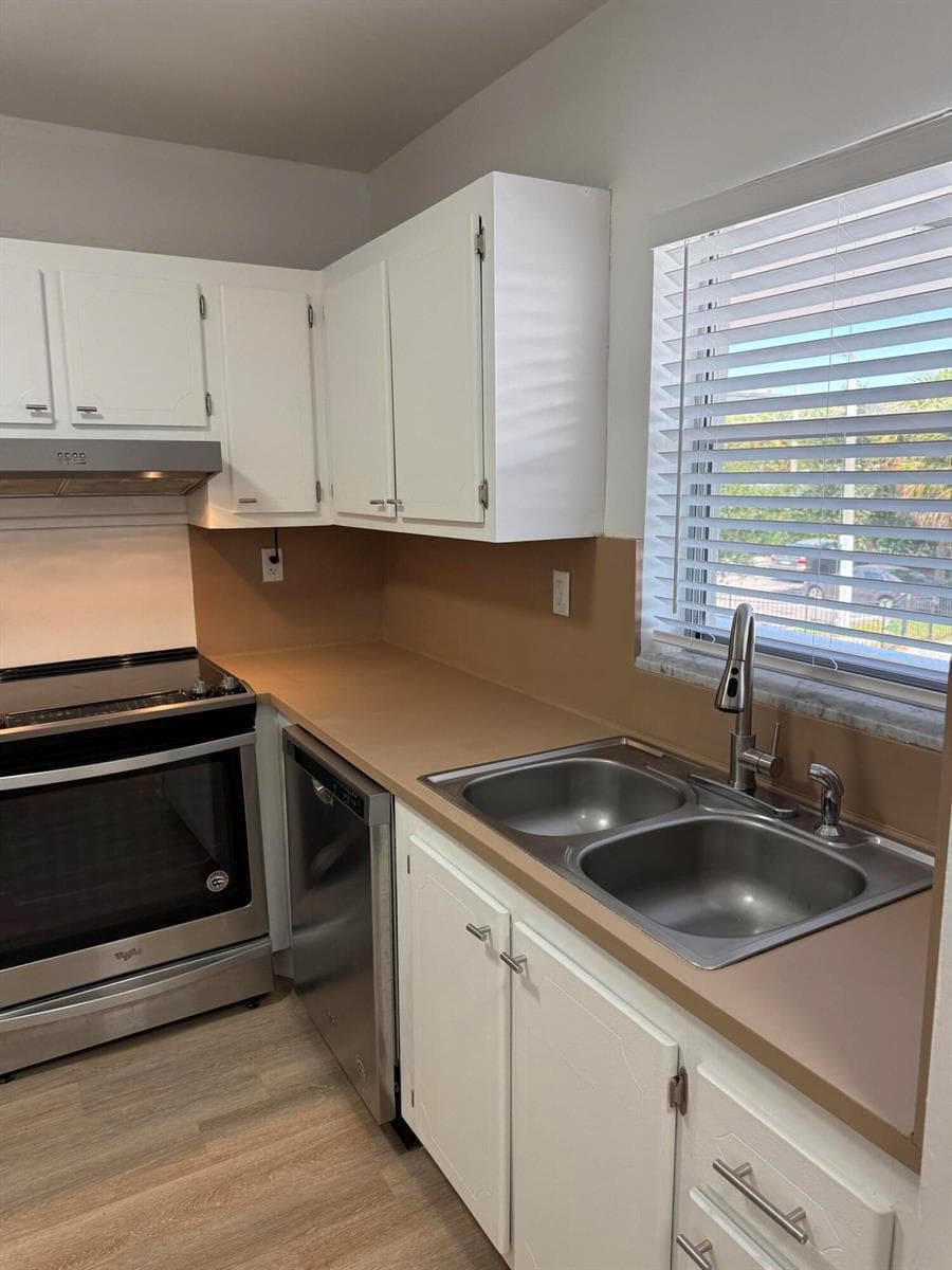 1400 NE 55th Street 206 photo 3