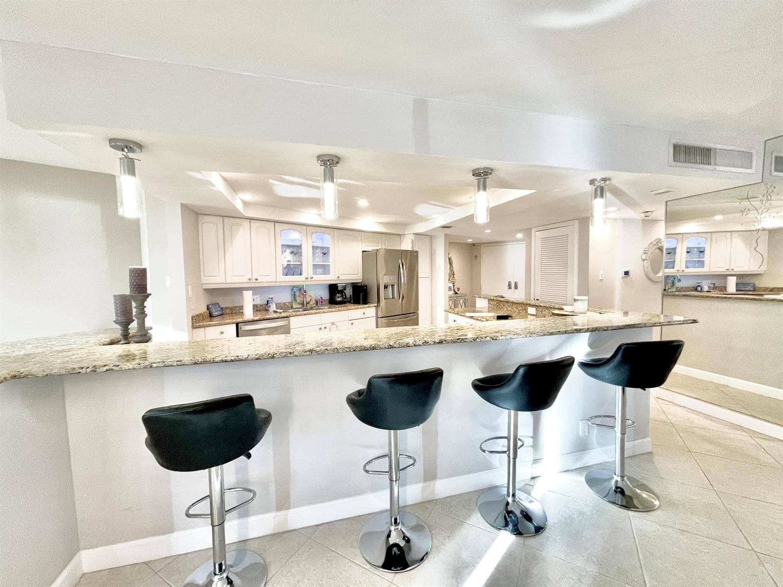 5420 N Ocean Drive 906 photo 6