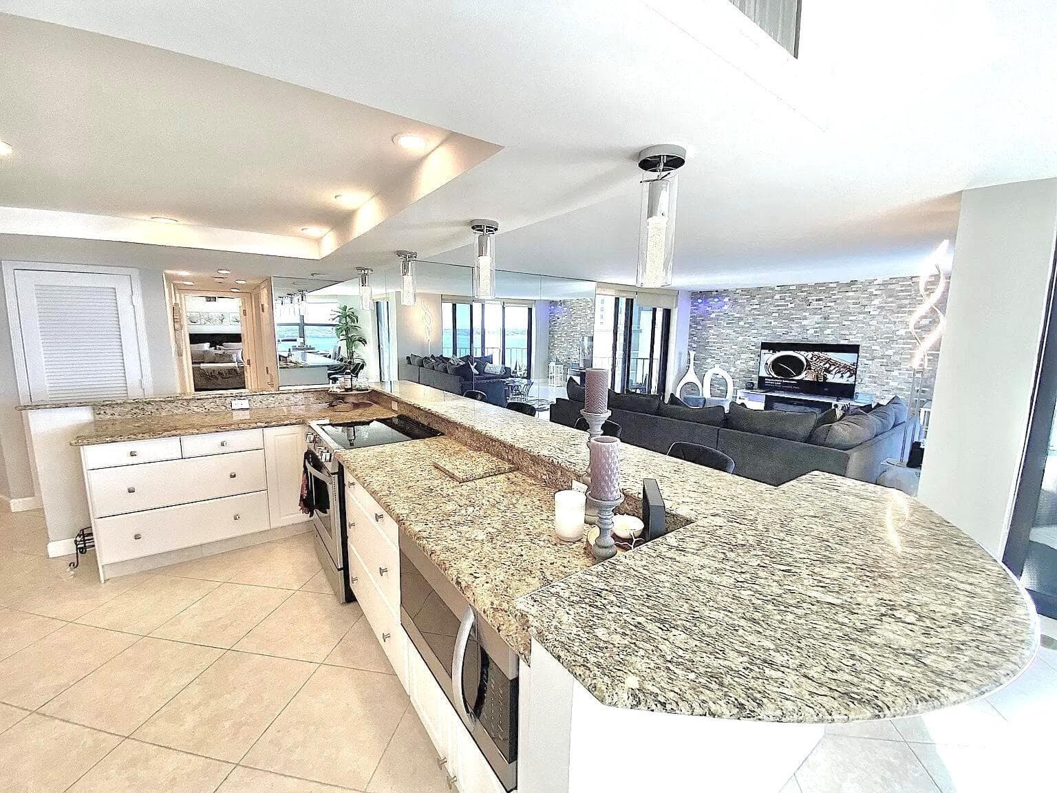 5420 N Ocean Drive 906 photo 3