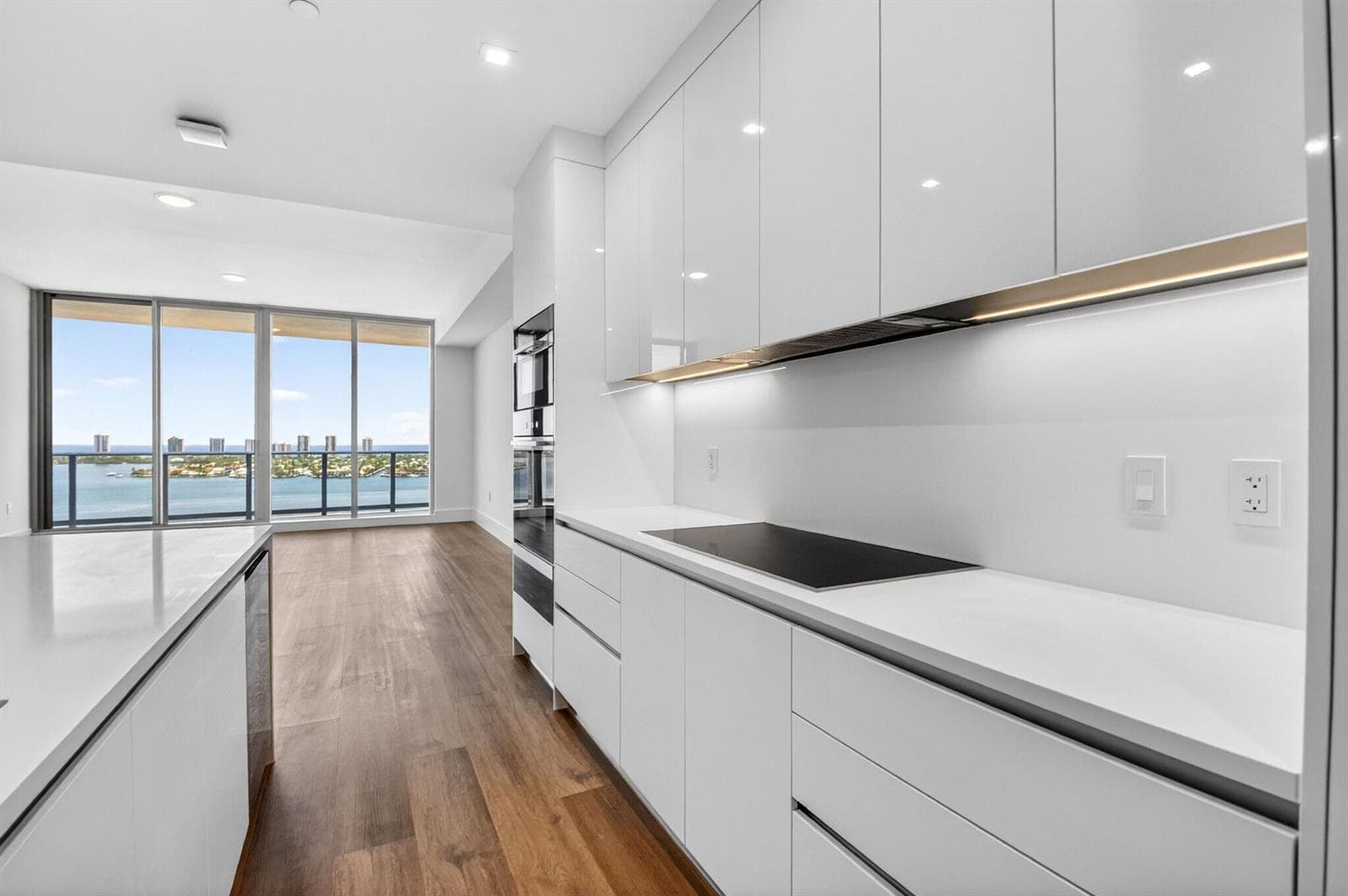220 Lake Shore Drive 1808 photo 6