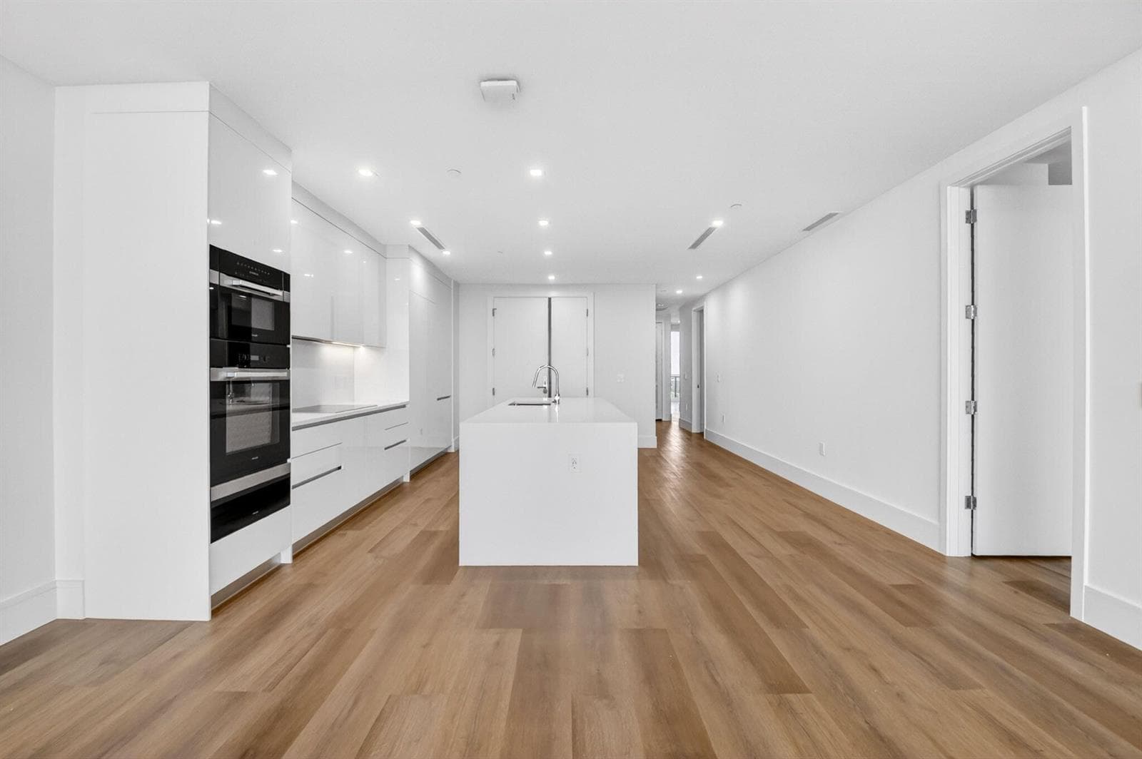 220 Lake Shore Drive 1808 photo 17
