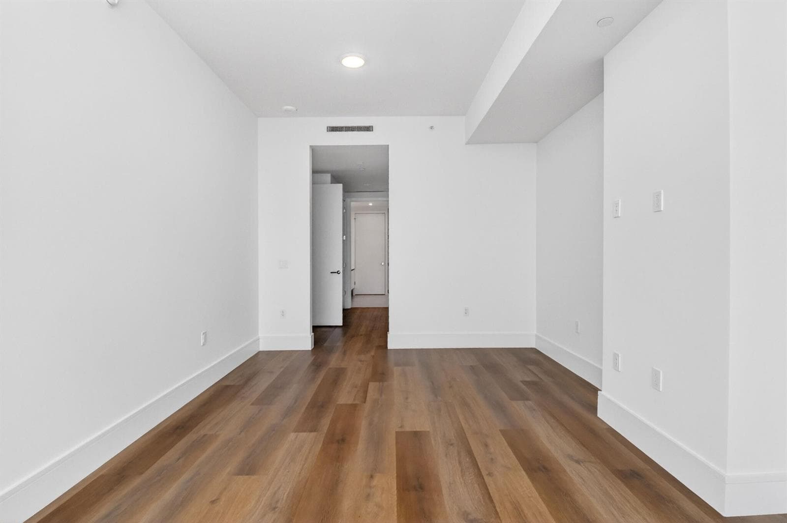 220 Lake Shore Drive 1808 photo 21