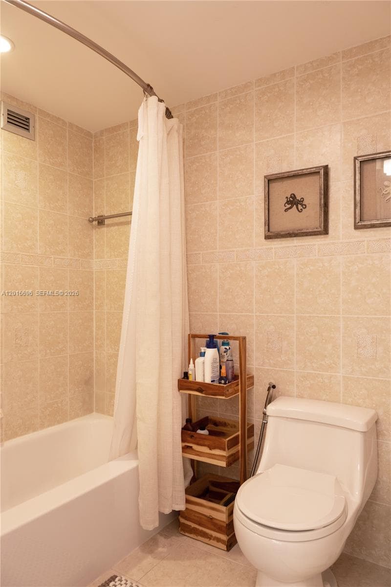 1817 S Ocean Dr 320 photo 23