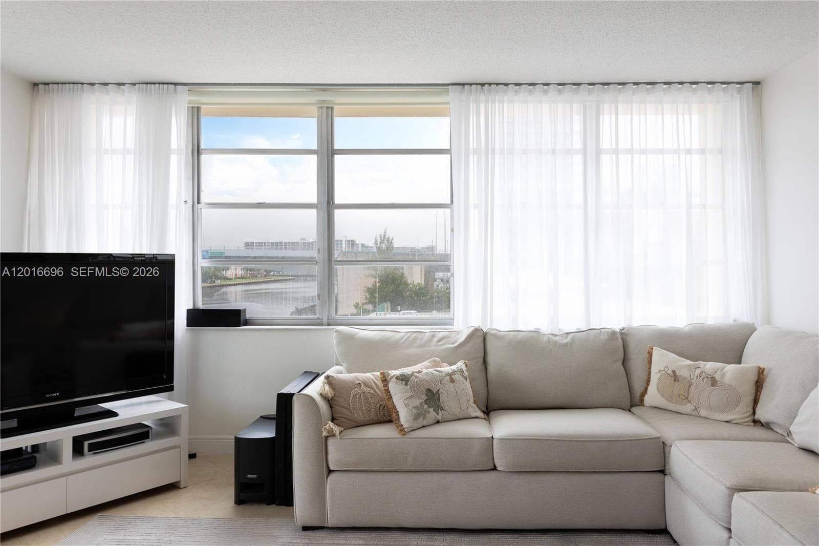 1817 S Ocean Dr 320 photo 6
