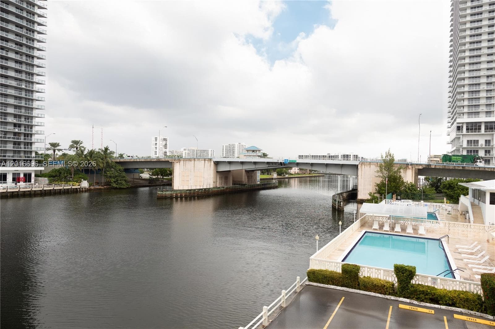 1817 S Ocean Dr 320 photo 12