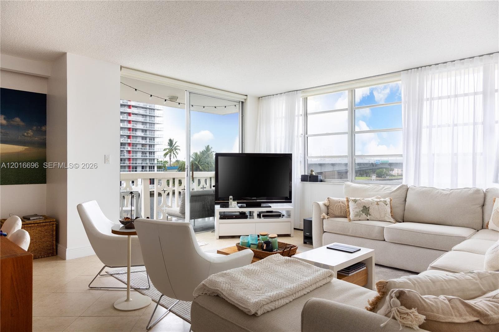 1817 S Ocean Dr 320 photo 3