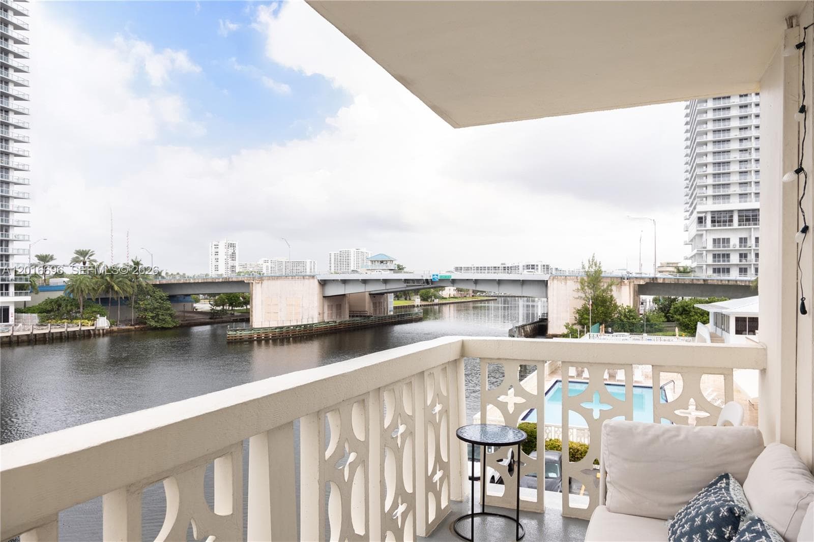 1817 S Ocean Dr 320 photo 9