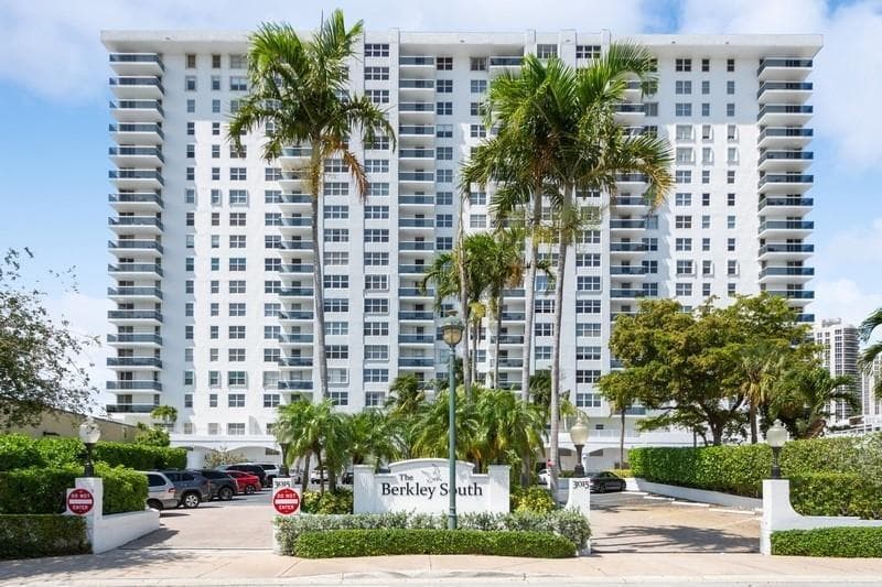 3015 N Ocean Boulevard 15a photo 2