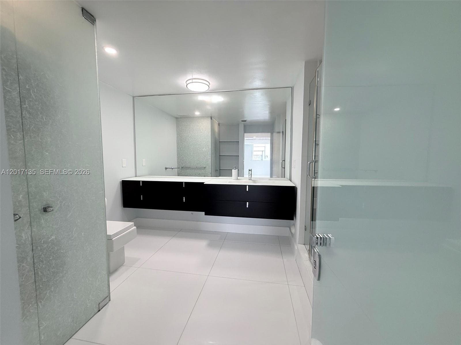 19390 Collins Ave 907 photo 10