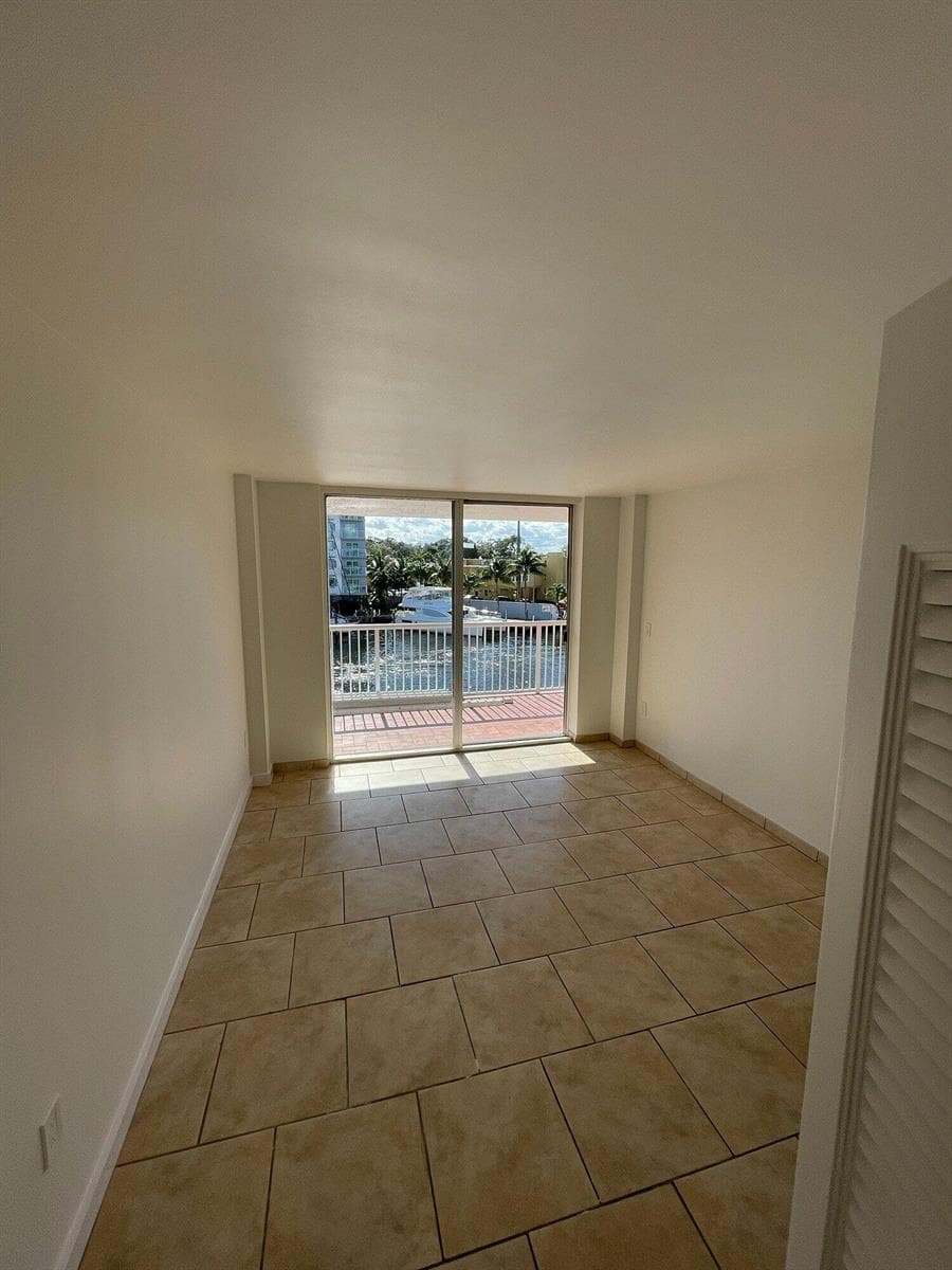 1800 NW 24th Avenue 309 photo 4