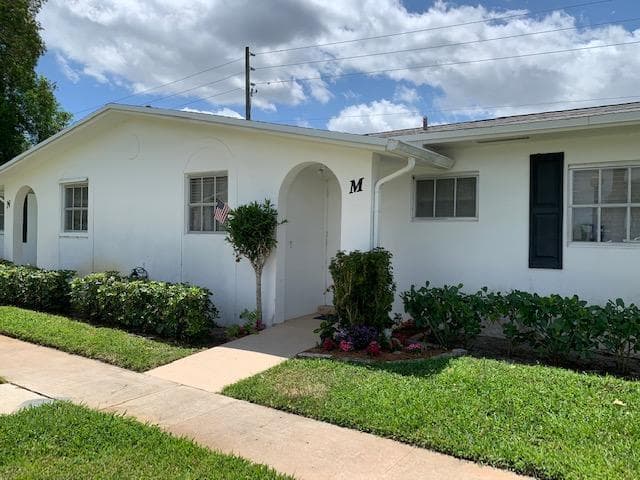 2916 Crosley Drive E M photo 1