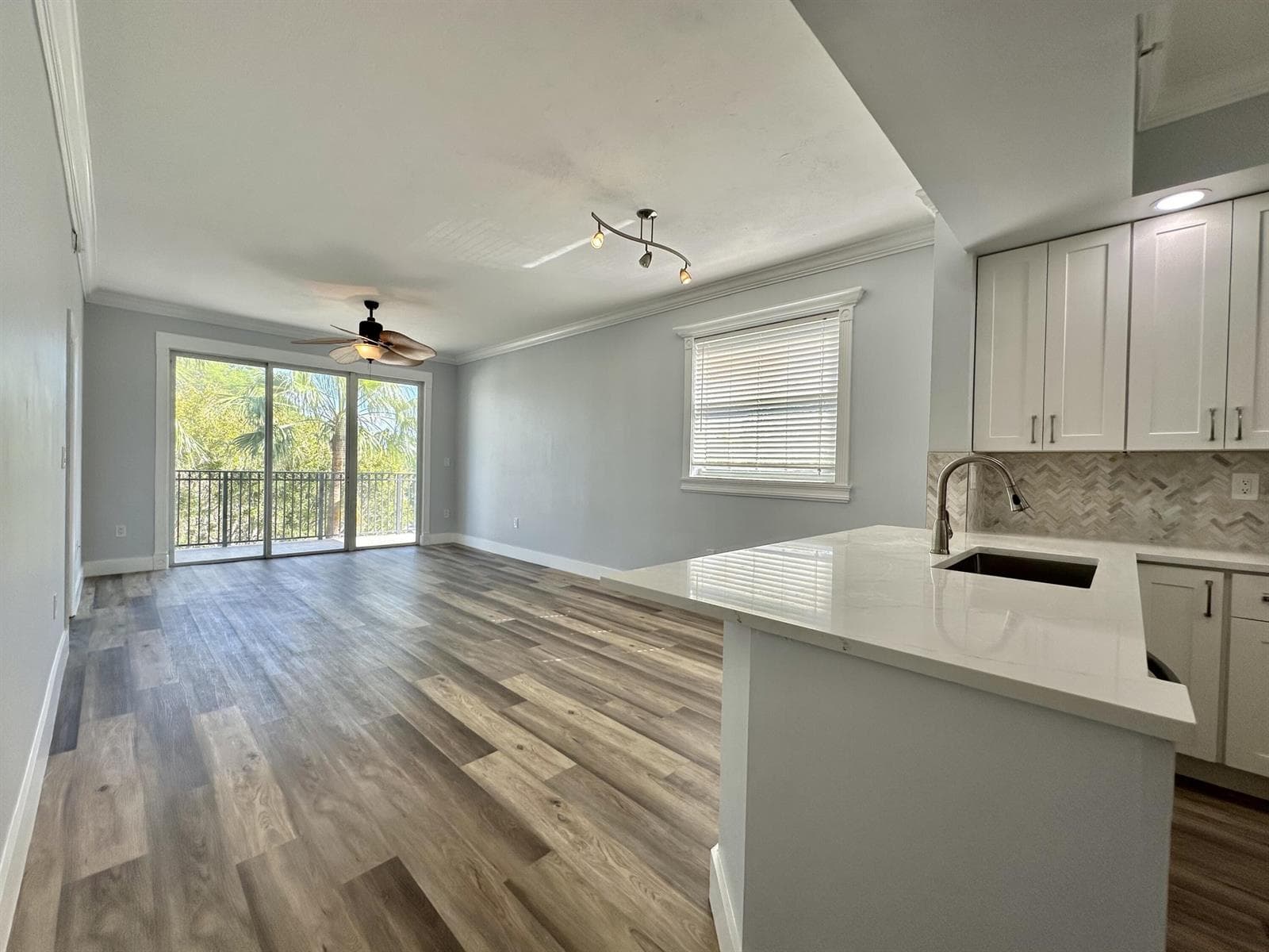 27 Royal Palm Way 406 photo 11