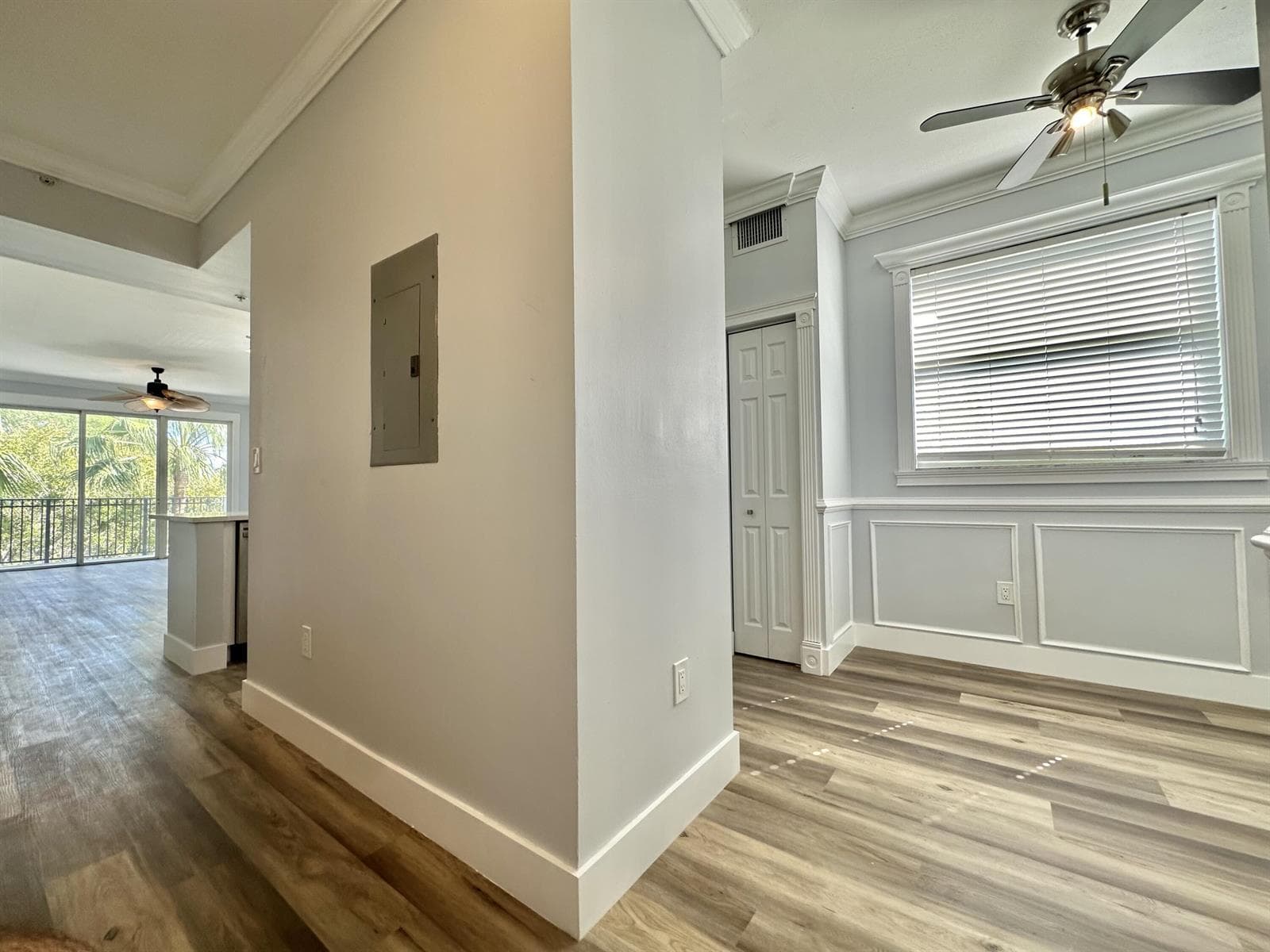27 Royal Palm Way 406 photo 4