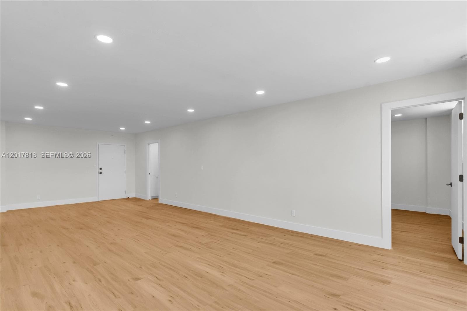 90 Edgewater Dr 525 photo 7