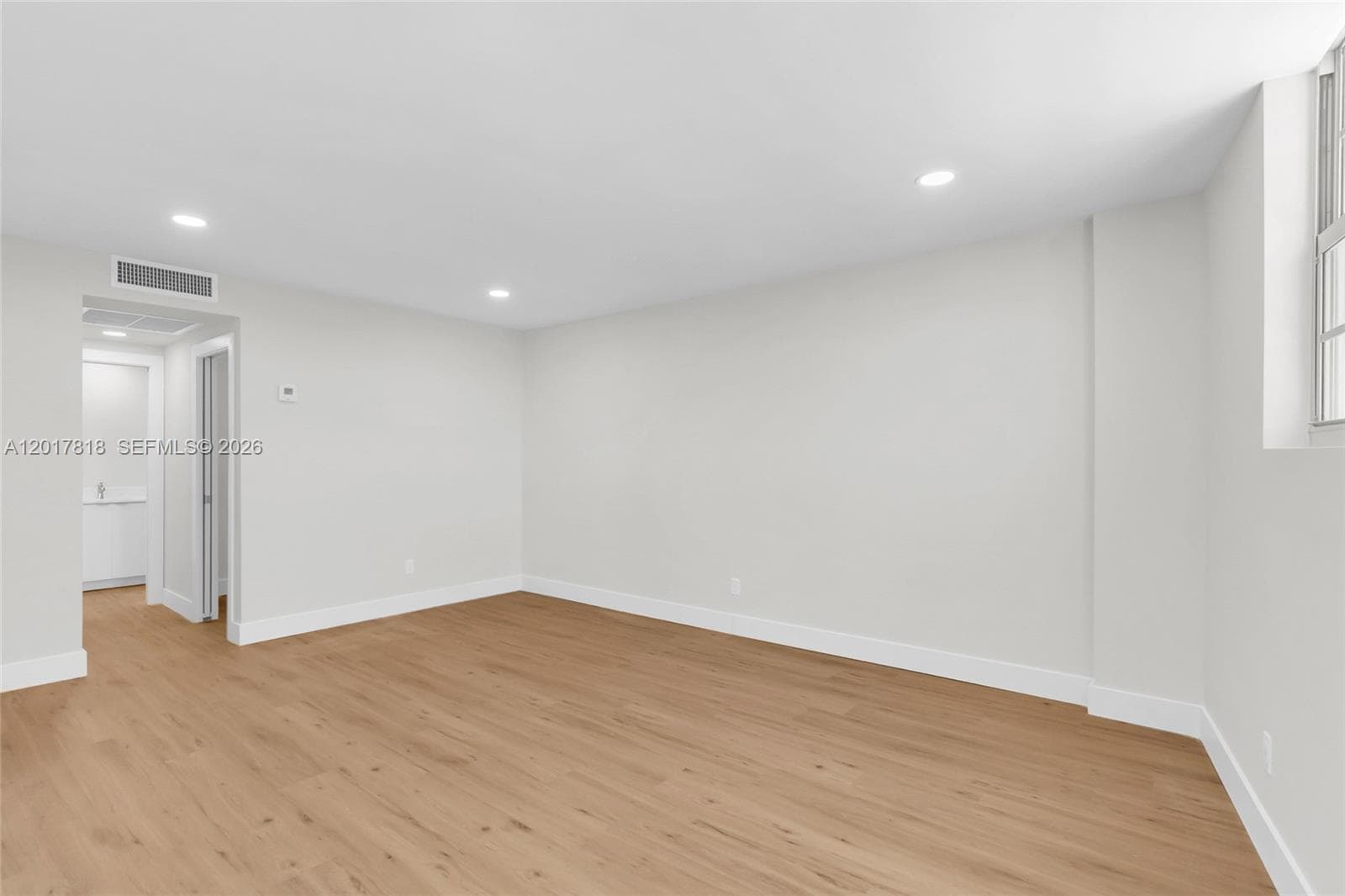 90 Edgewater Dr 525 photo 20