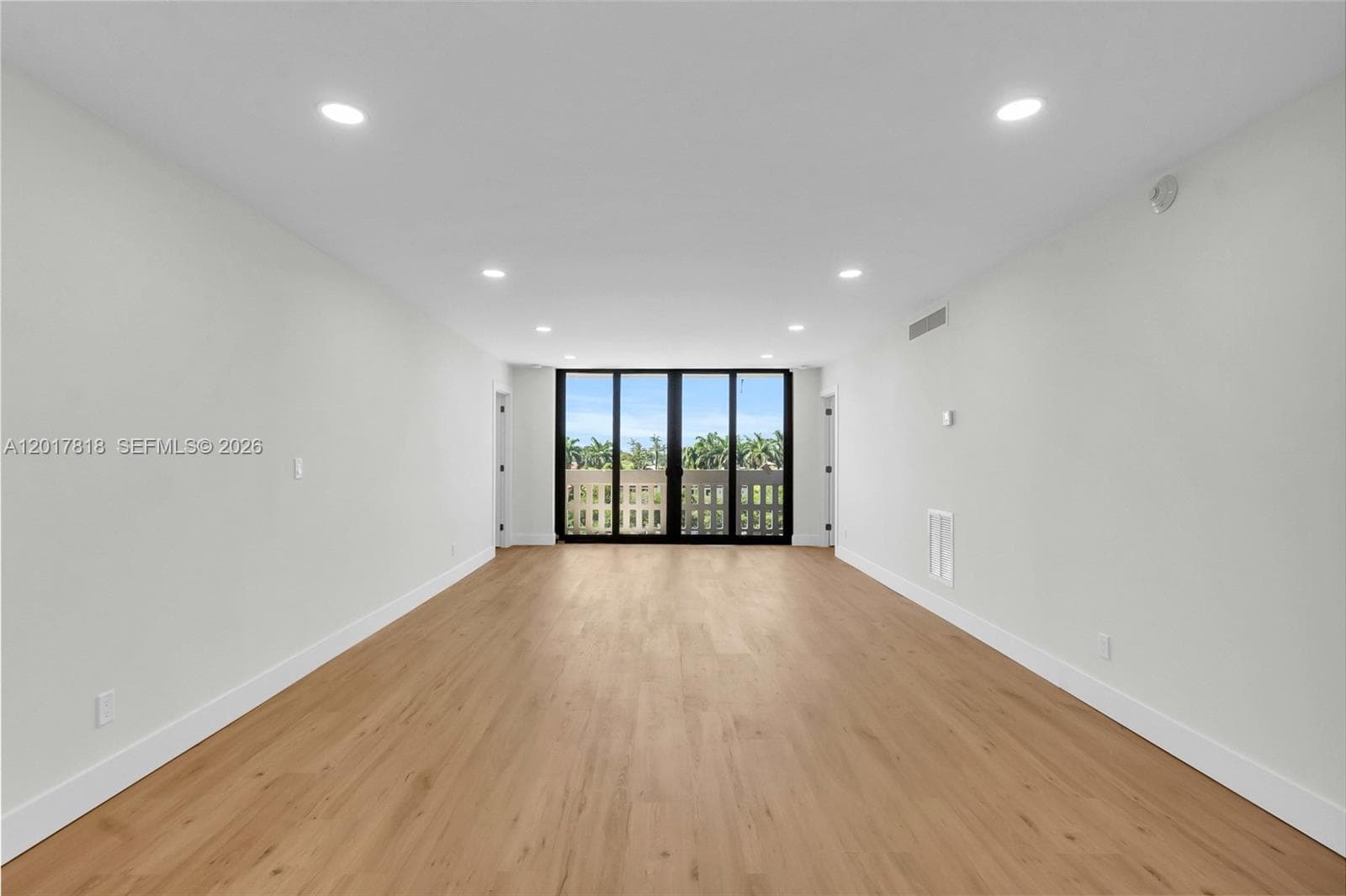 90 Edgewater Dr 525 photo 9