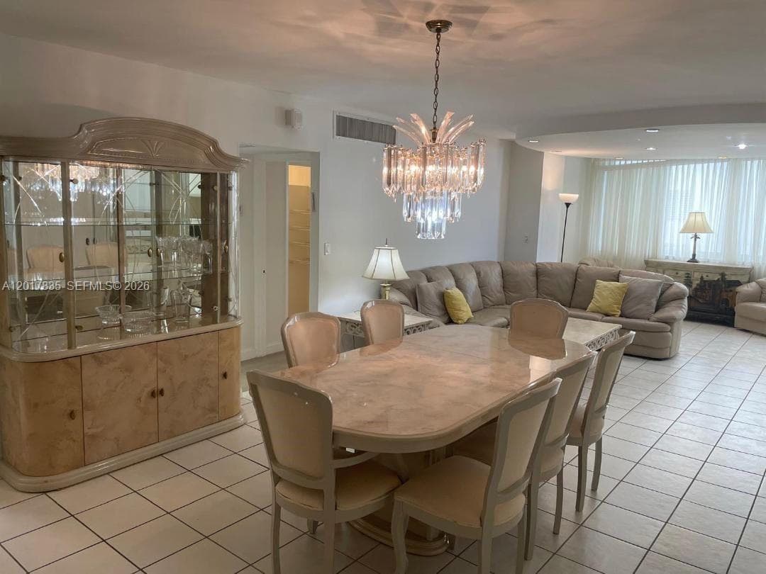 5005 Collins Ave 424 photo 2