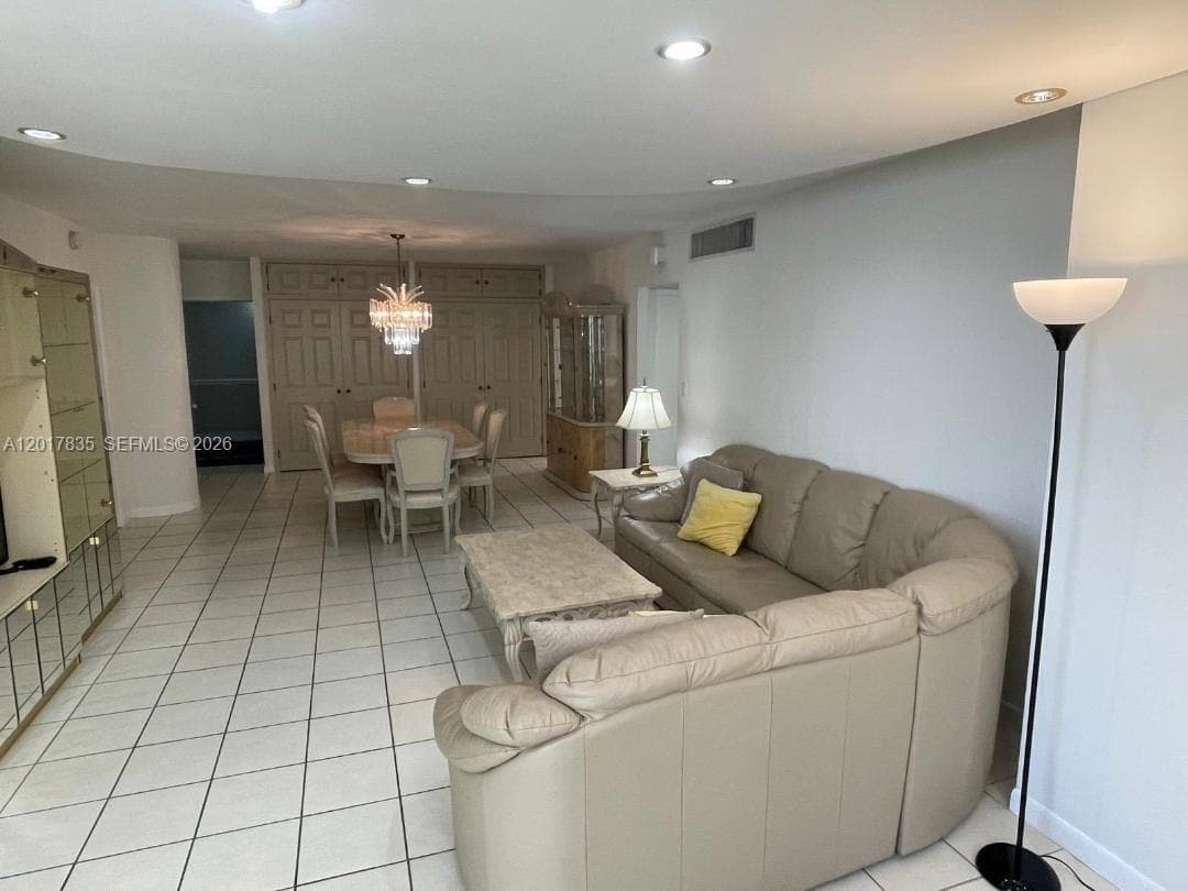 5005 Collins Ave 424 photo 3