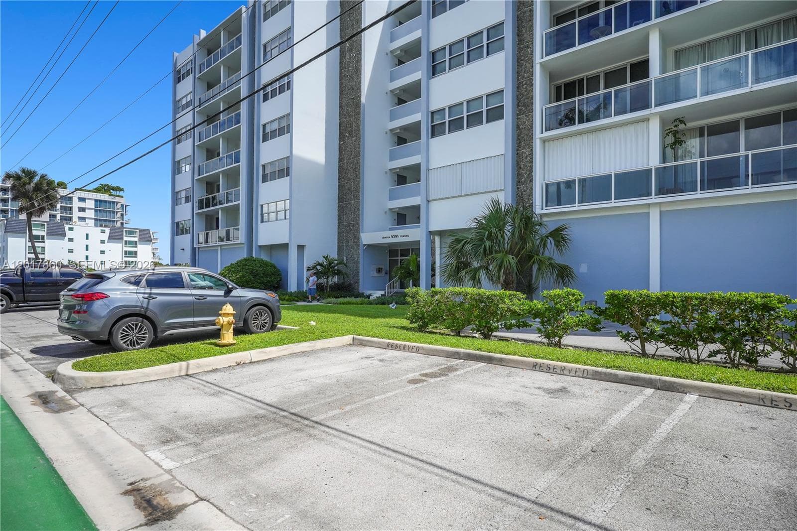 9381 E Bay Harbor Dr 301N photo 7