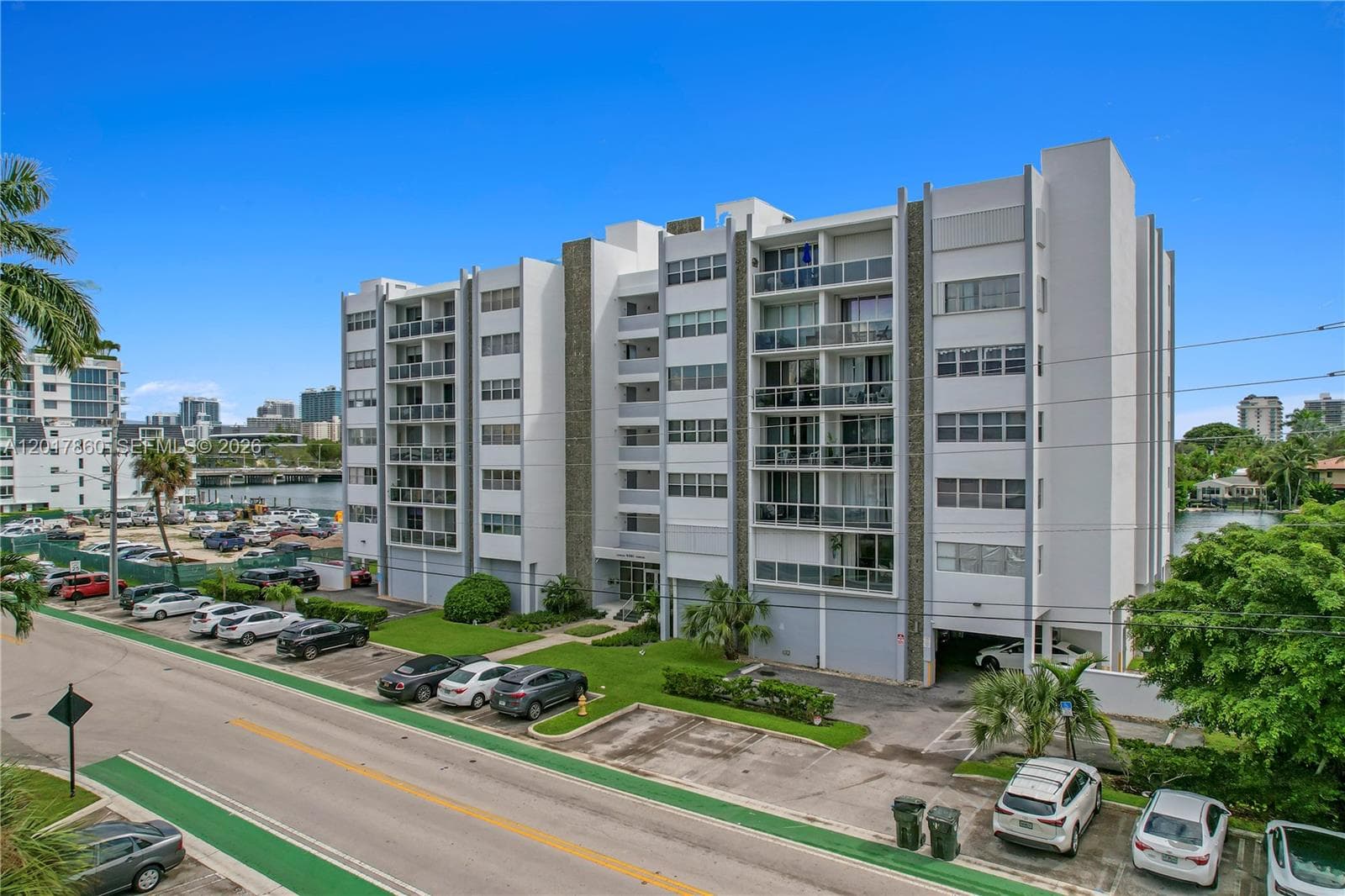9381 E Bay Harbor Dr 301N photo 1