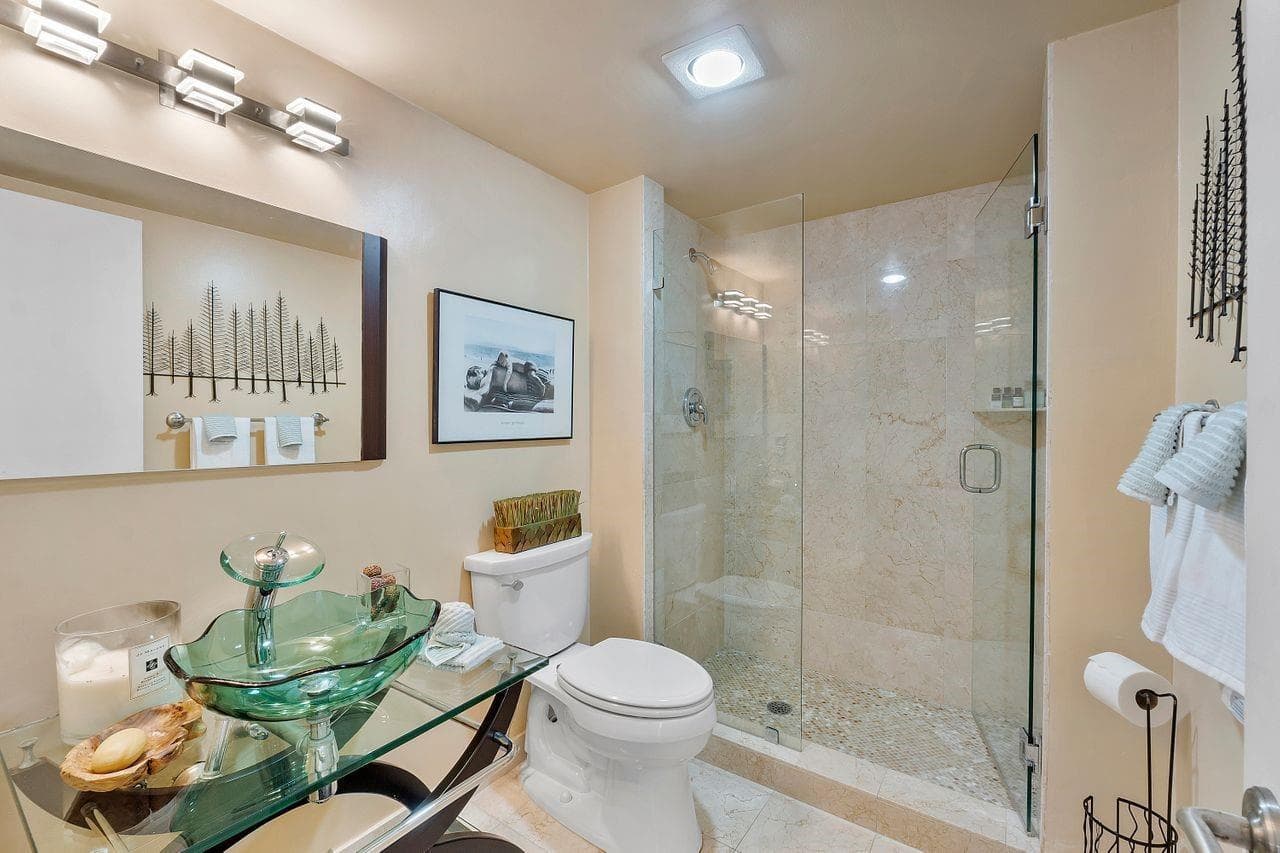 1401 N Riverside Drive 1102 photo 12