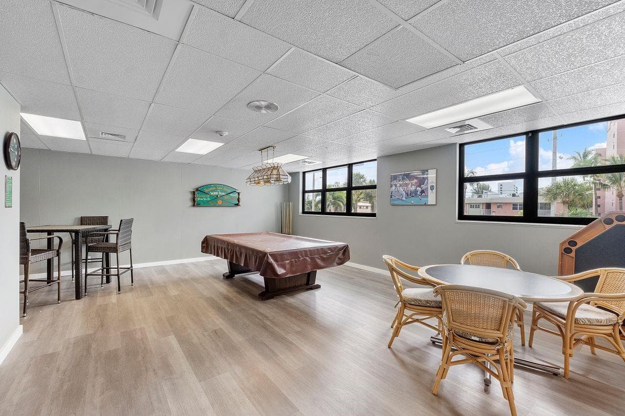 1401 N Riverside Drive 1102 photo 21