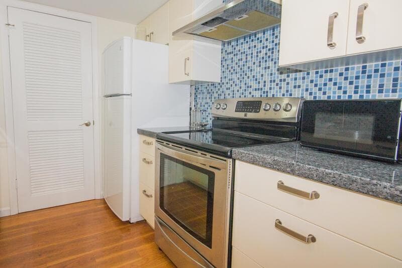 301 Croton Avenue 405 photo 5
