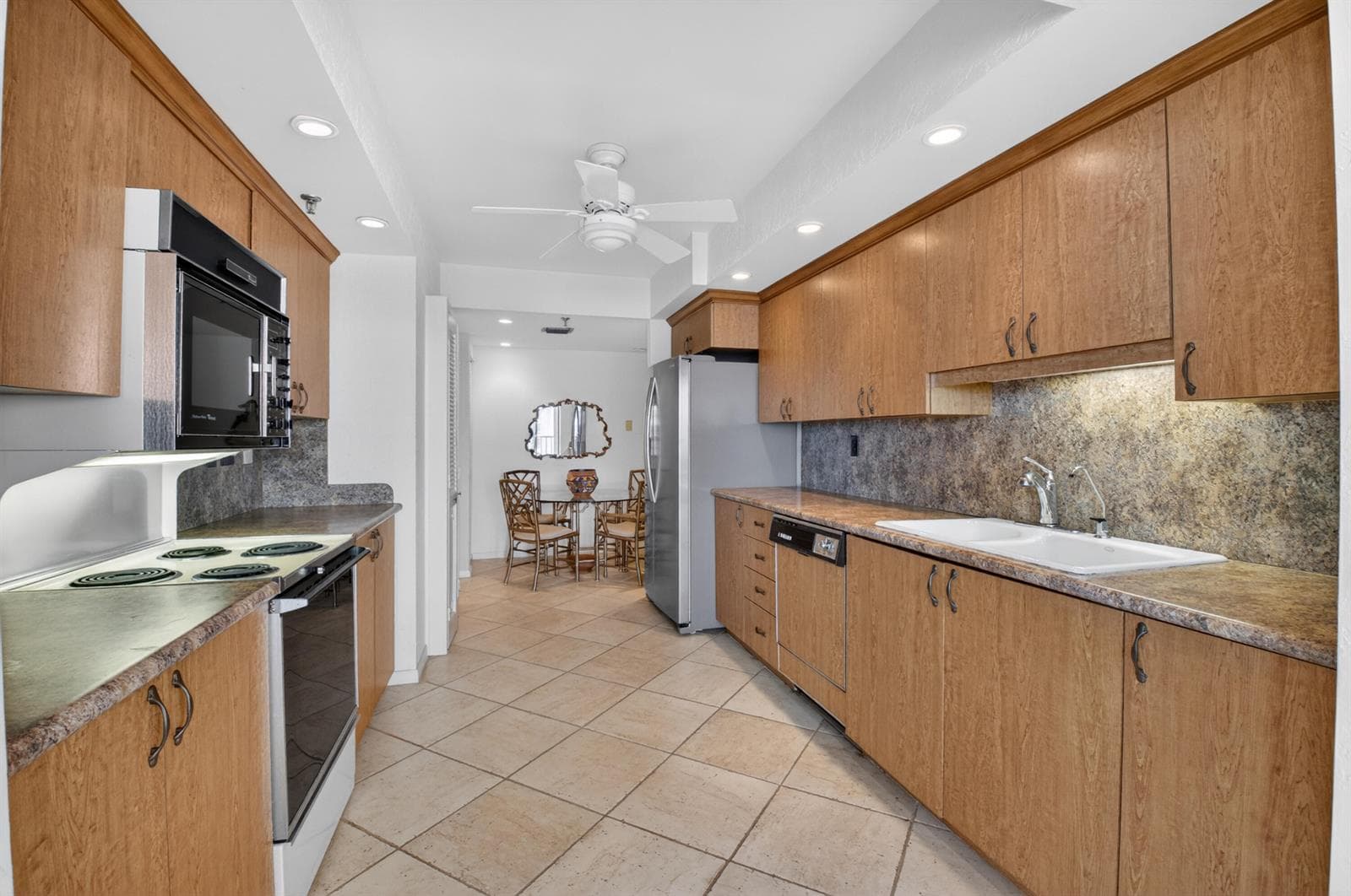 2917 S Ocean Boulevard 902 photo 17
