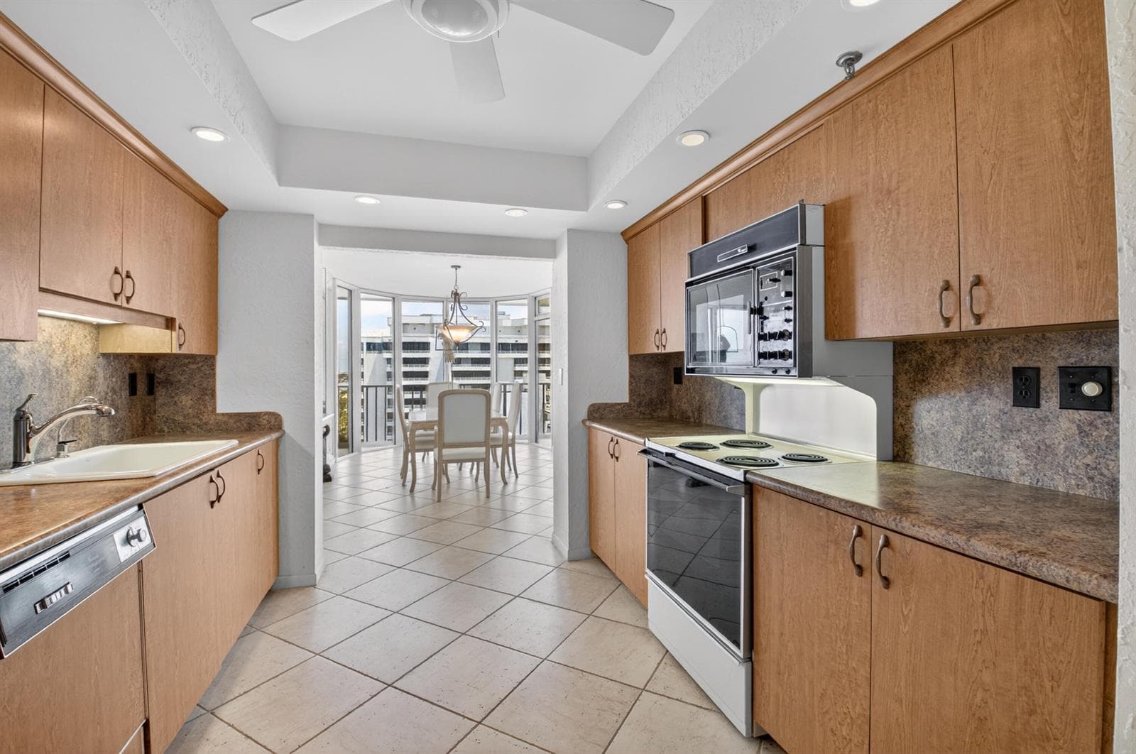 2917 S Ocean Boulevard 902 photo 18