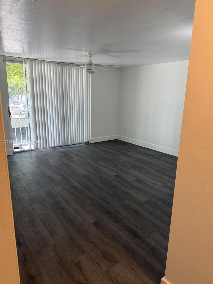 1740 NW N River Dr 325 photo 3