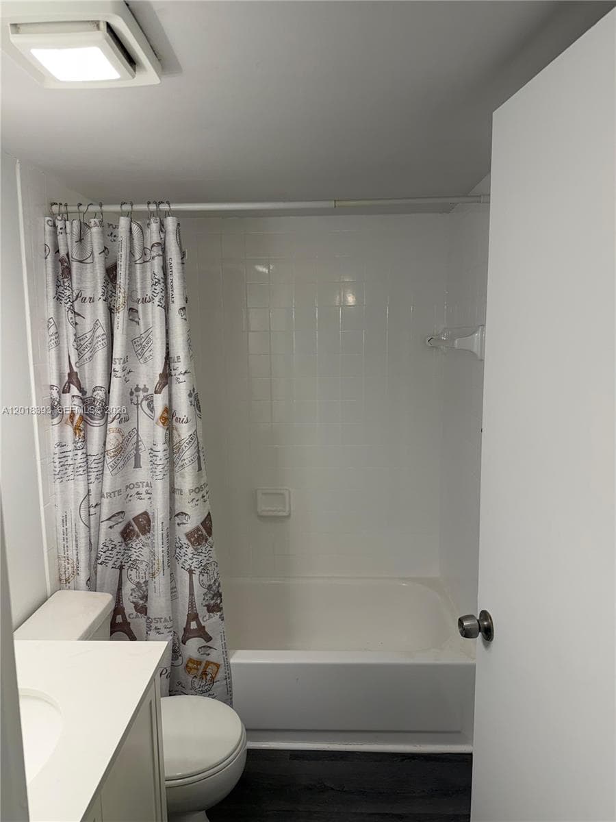 1740 NW N River Dr 325 photo 10