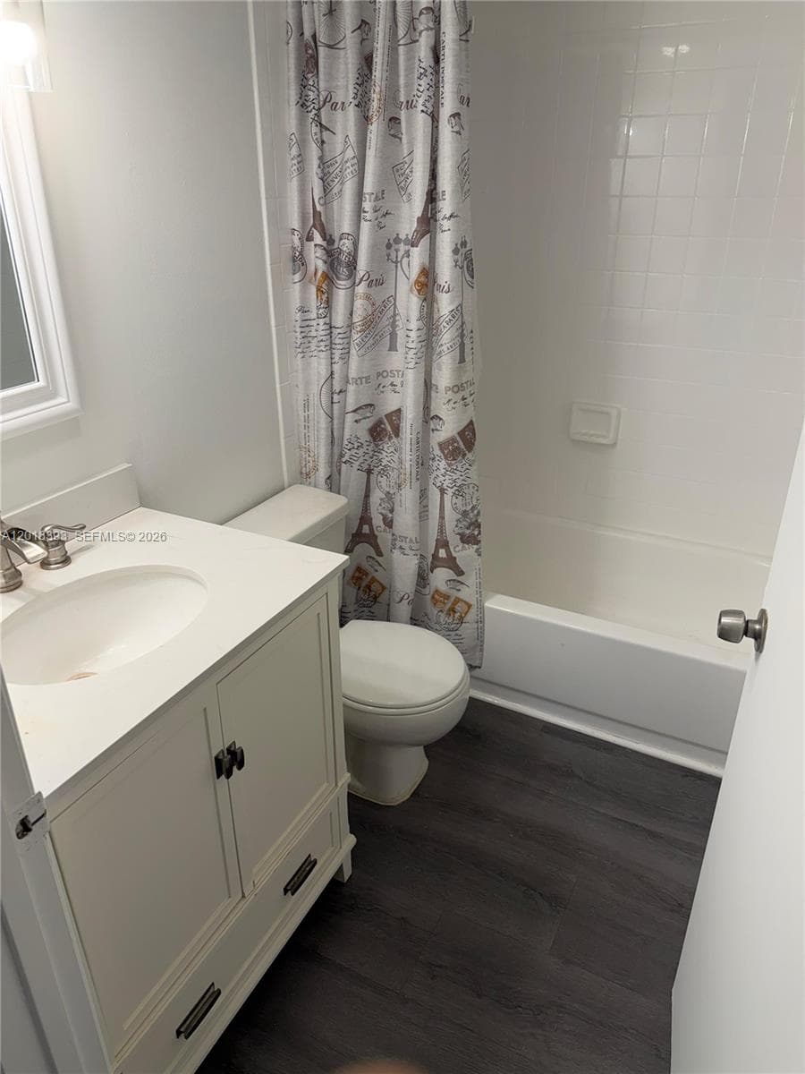 1740 NW N River Dr 325 photo 11