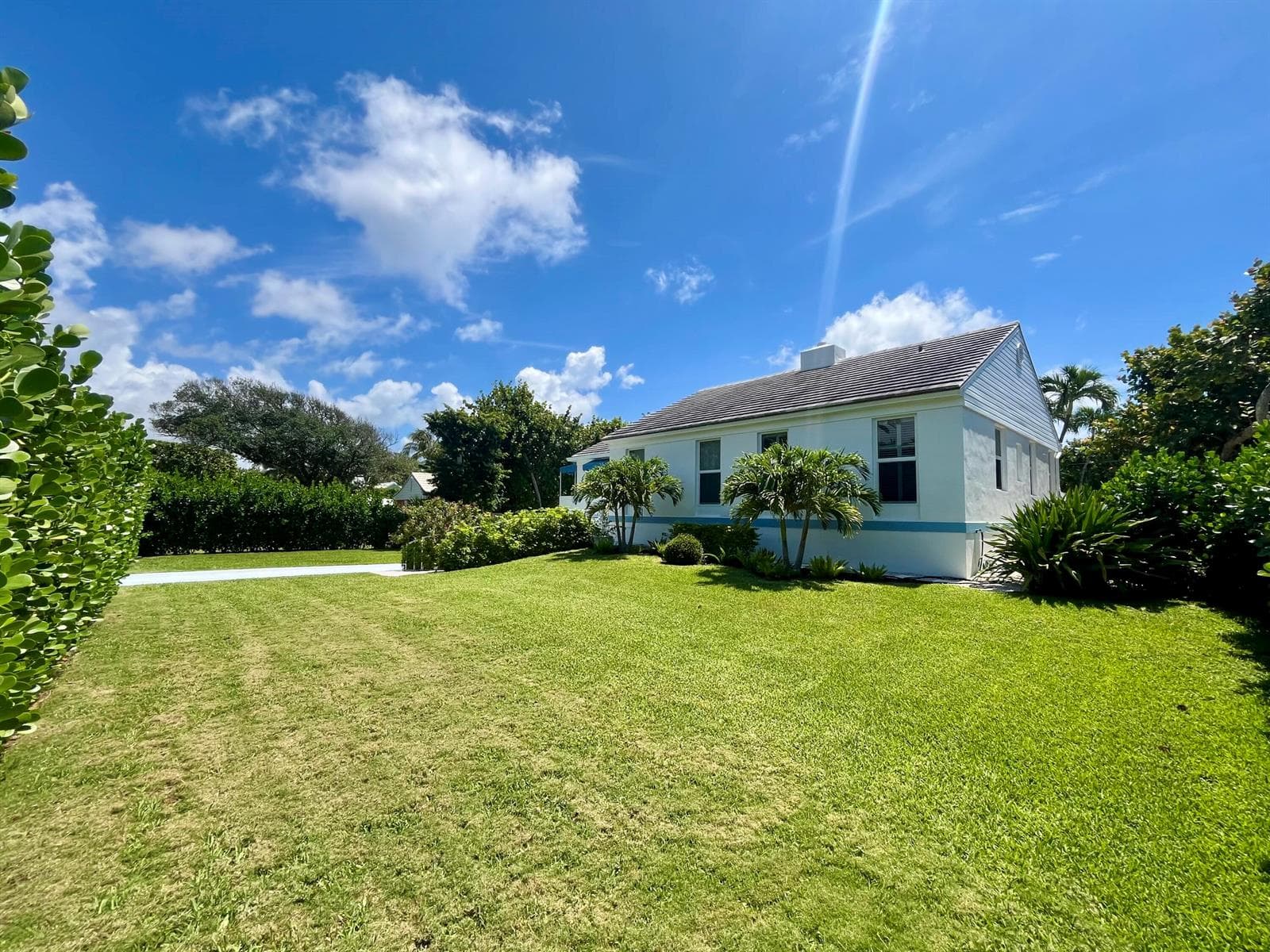 115 Dolphin Road photo 3
