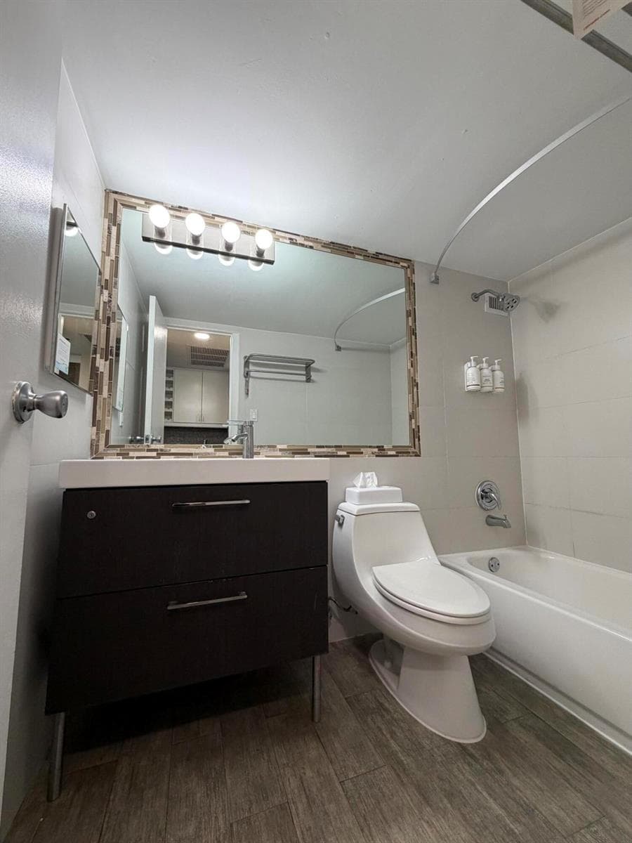 19201 Collins Avenue 1122 photo 16