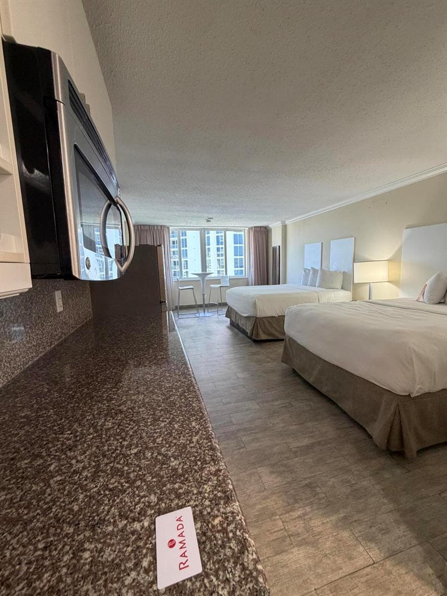 19201 Collins Avenue 1122 photo 10