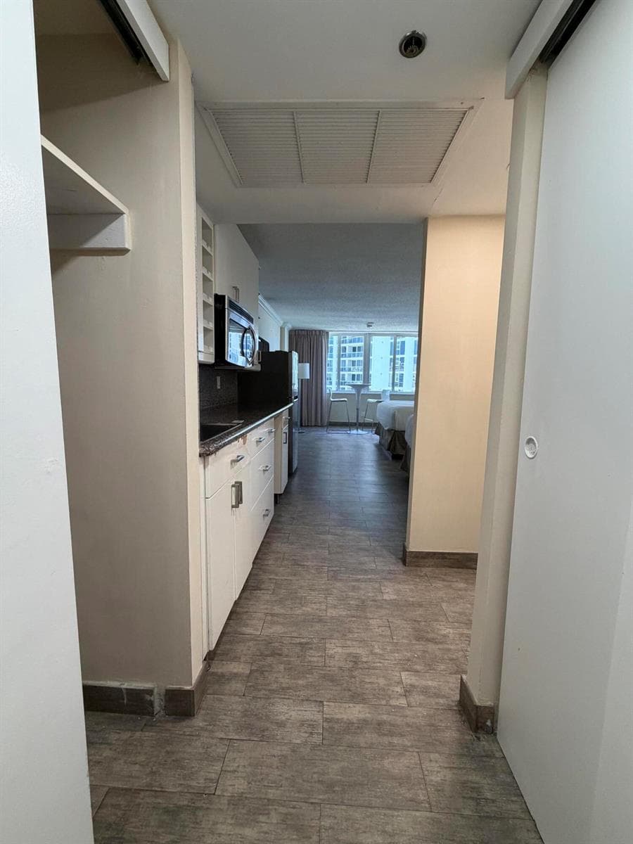 19201 Collins Avenue 1122 photo 25