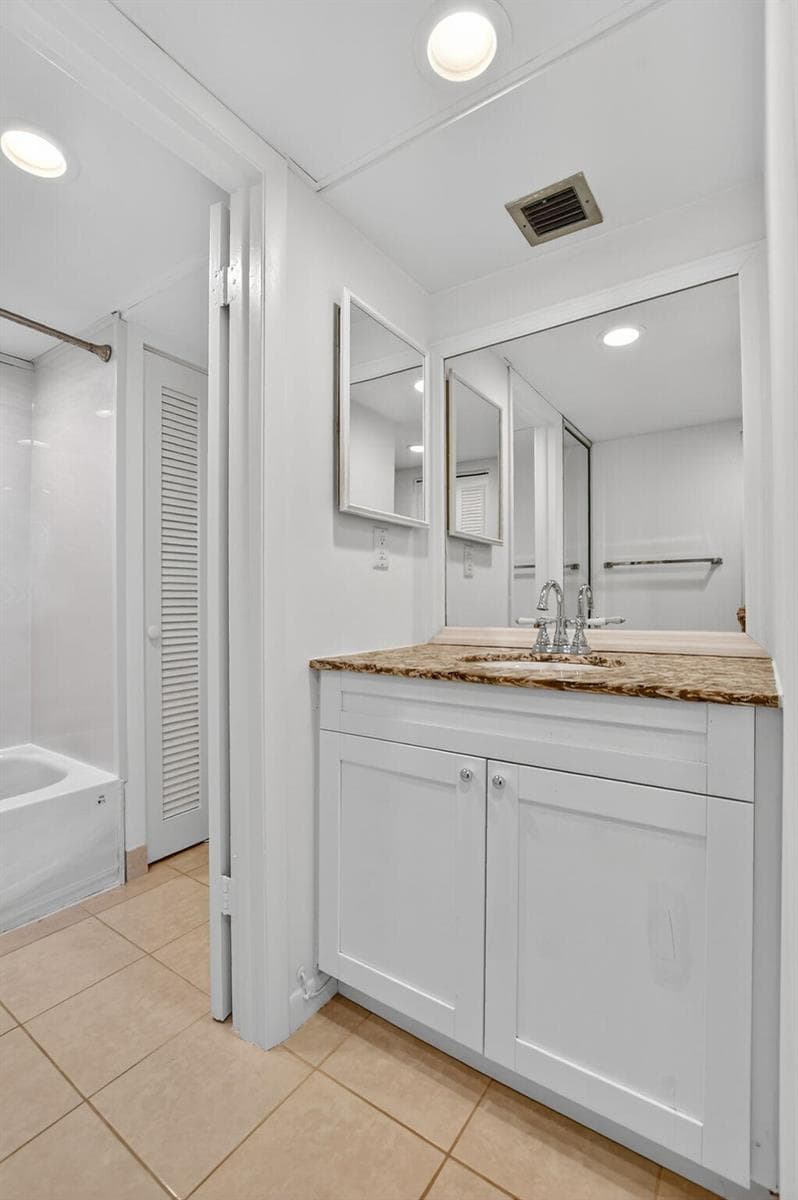 11 Royal Palm Way 3040 photo 23
