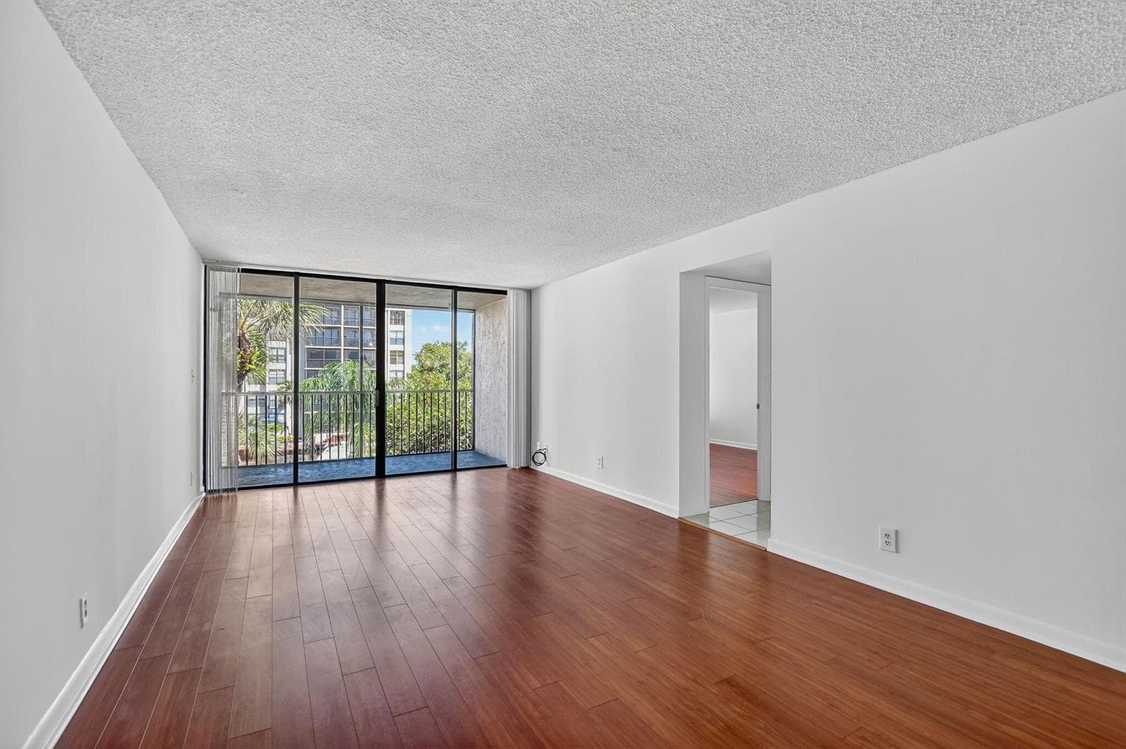11 Royal Palm Way 3040 photo 6