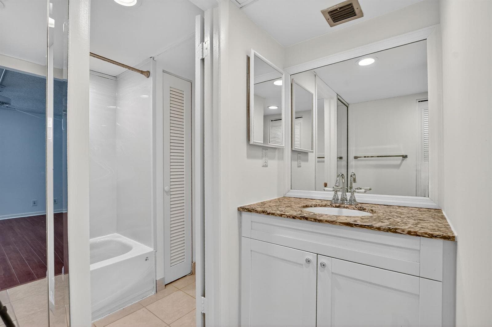 11 Royal Palm Way 3040 photo 22