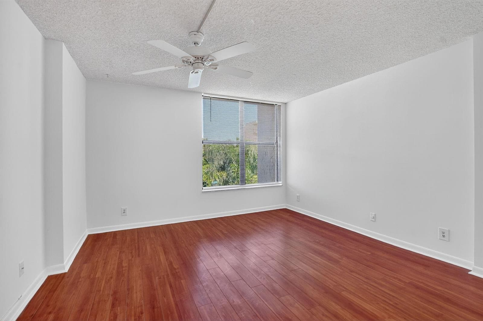 11 Royal Palm Way 3040 photo 19